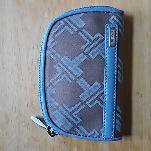 TUMI POUCH WITH KEYHOOK